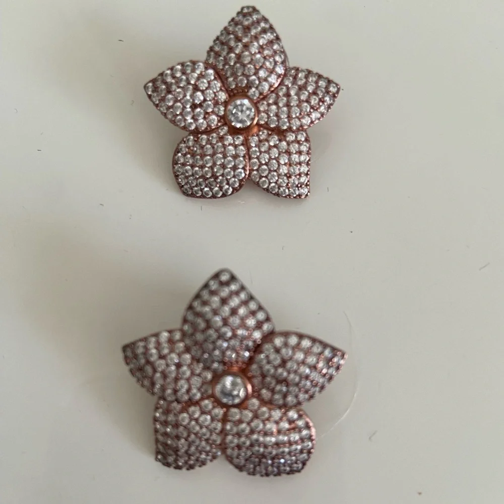 Kate Spade Rose Gold Blooming Pave' Flower Button Stud Earrings WBRUF839